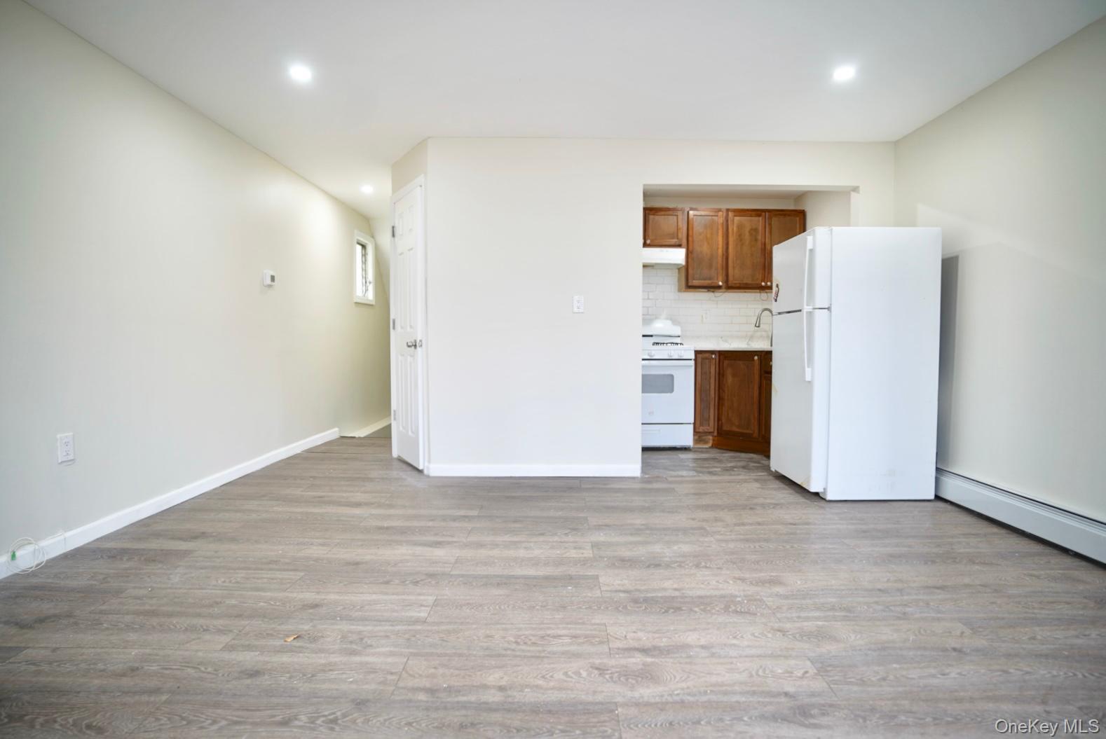 #5 photo, 90-15 207th Street, Queens Village , NY 11428