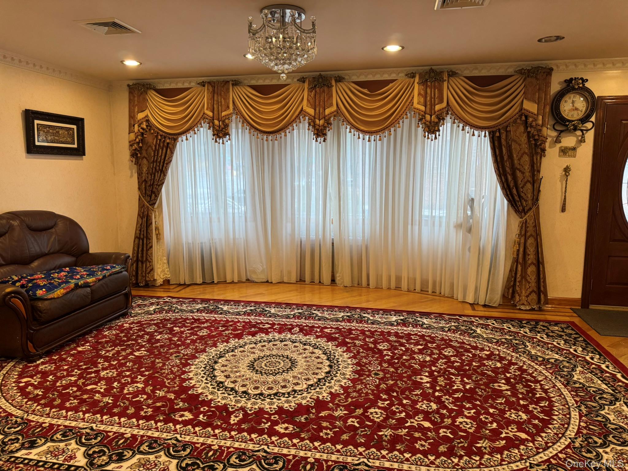 #3 photo, 109-04 Myrtle Avenue, Richmond Hill , NY 11418