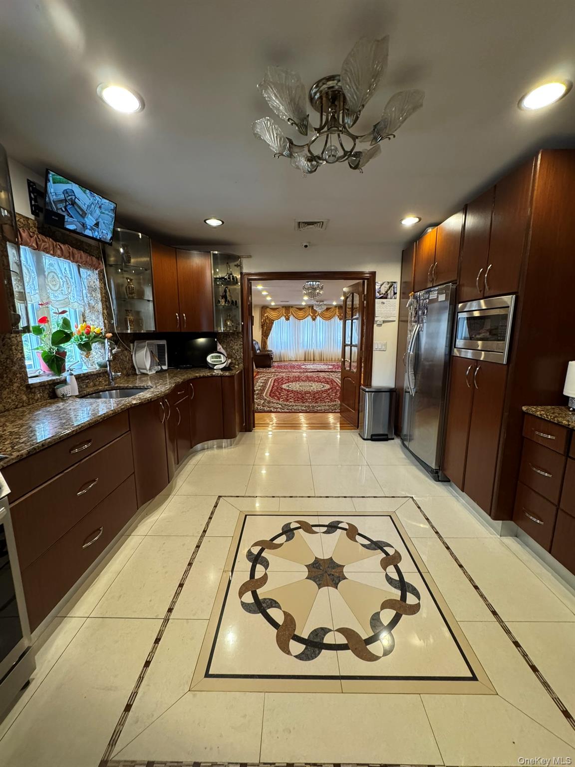 #5 photo, 109-04 Myrtle Avenue, Richmond Hill , NY 11418