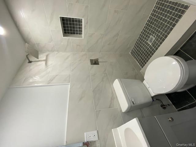 #13 photo, 249 Claywood, Brentwood , NY 11717