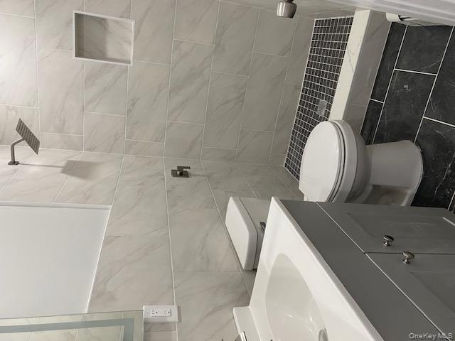 #17 photo, 249 Claywood, Brentwood , NY 11717