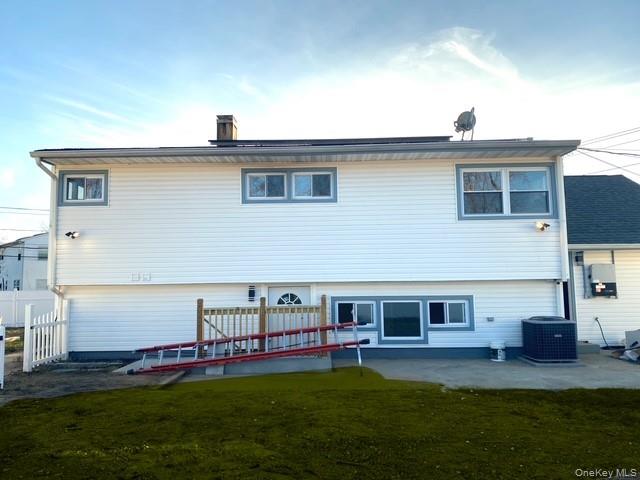 #2 photo, 249 Claywood, Brentwood , NY 11717