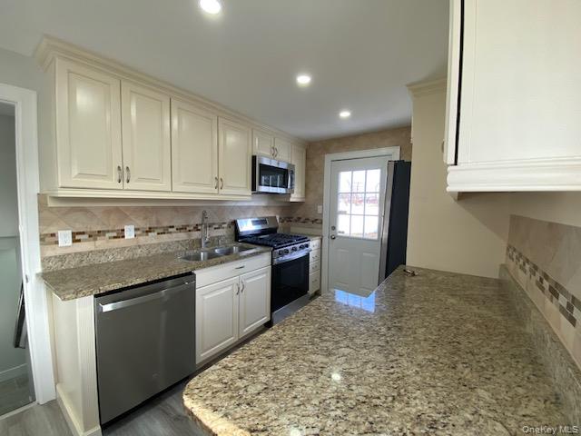 #5 photo, 249 Claywood, Brentwood , NY 11717