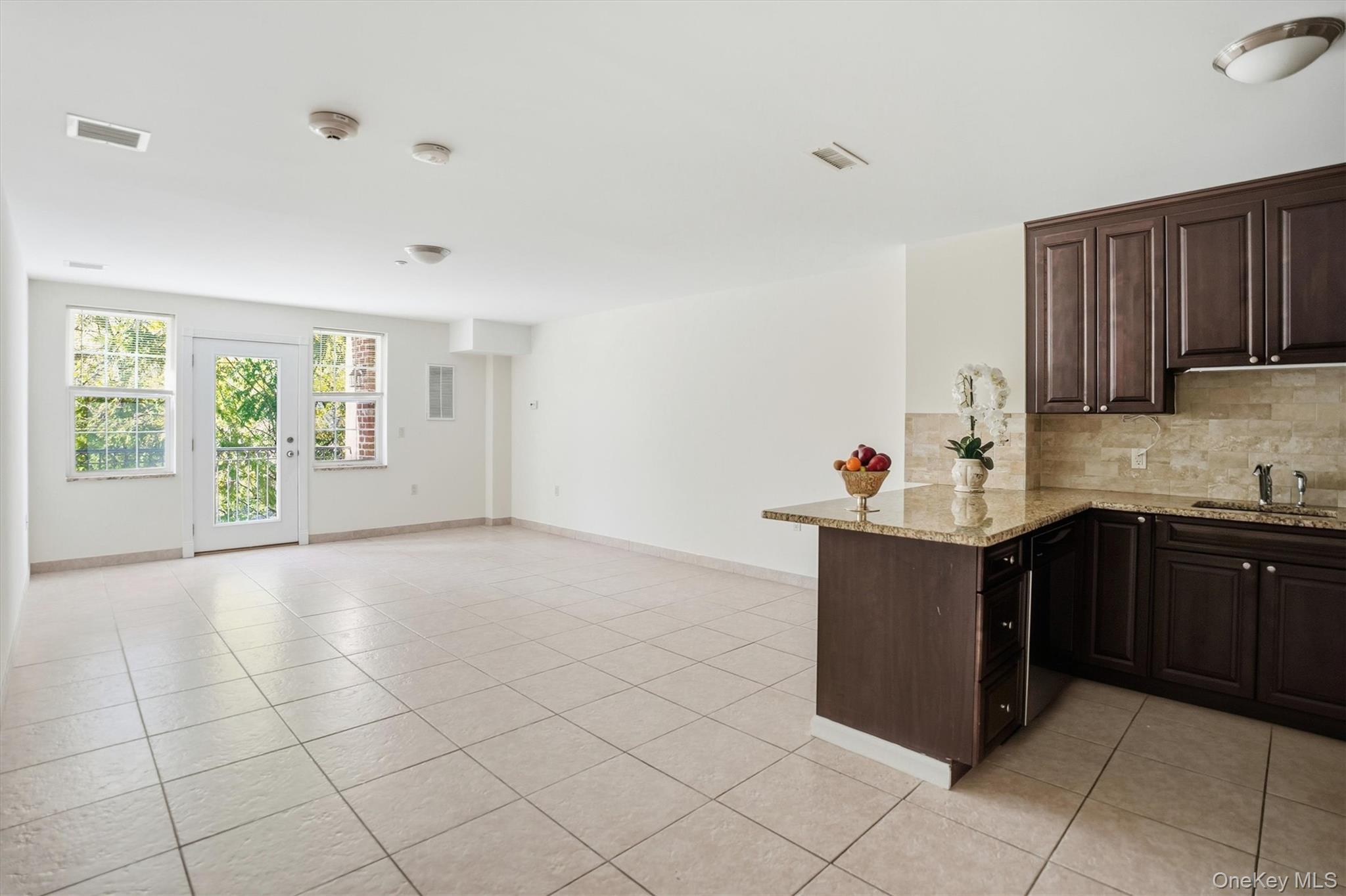 #6 photo, 200 Carney Street, Glen Cove , NY 11542