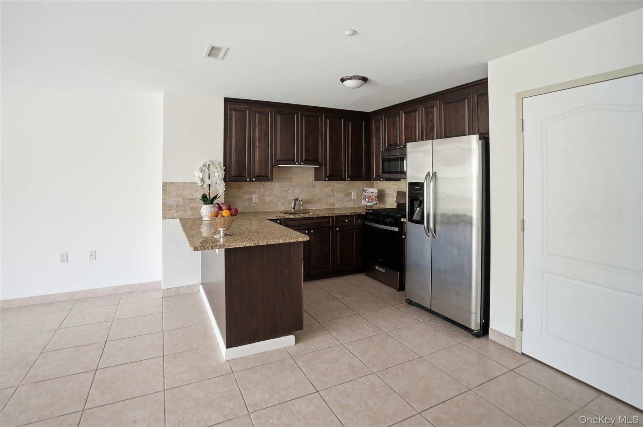 #7 photo, 200 Carney Street, Glen Cove , NY 11542