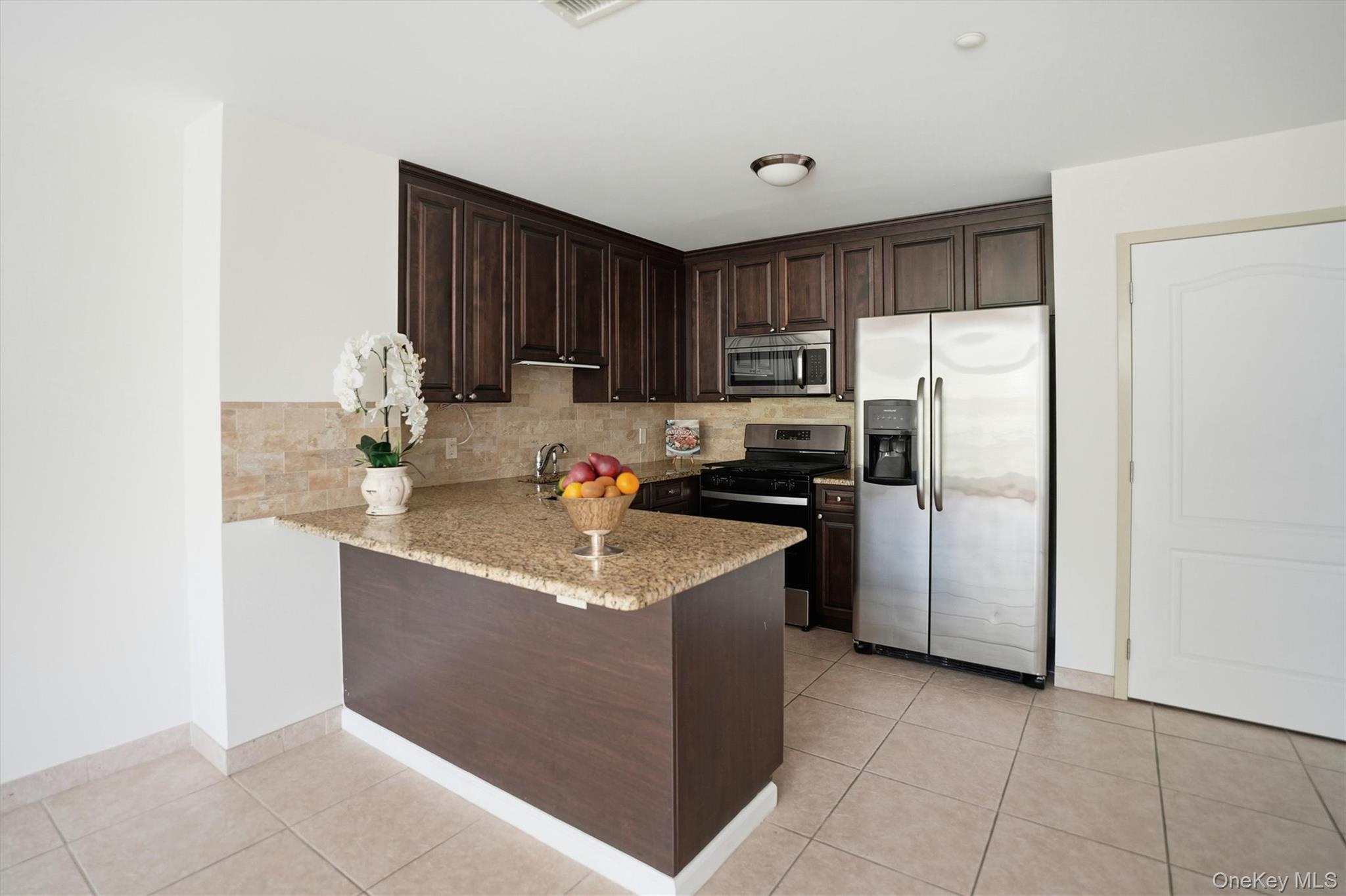 #8 photo, 200 Carney Street, Glen Cove , NY 11542