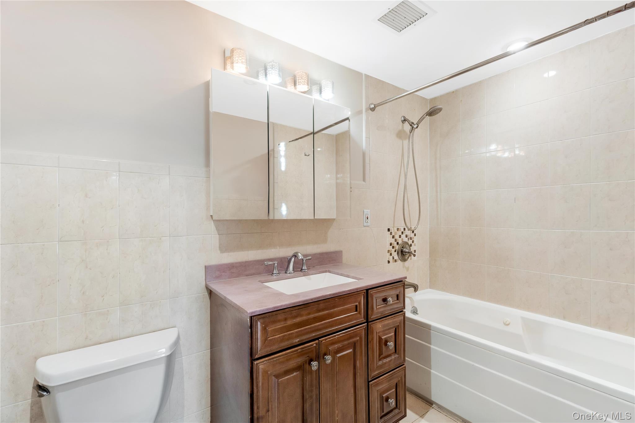 #11 photo, 6911 Shore Road, Brooklyn , NY 11209