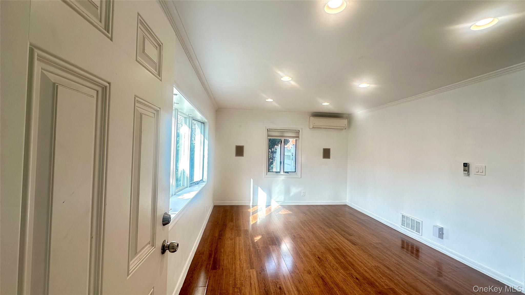 #1 photo, 73-63 198th Street, Fresh Meadows , NY 11366