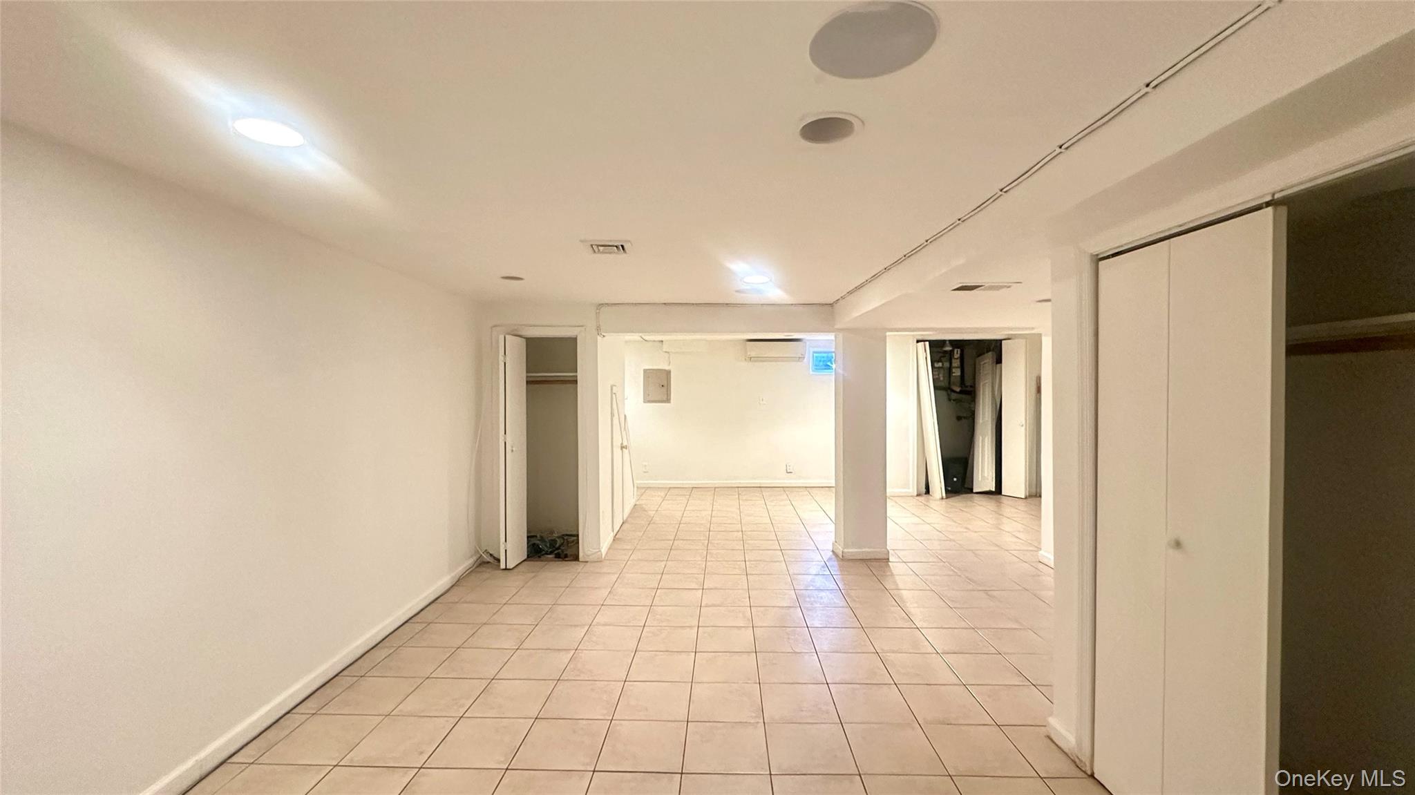 #11 photo, 73-63 198th Street, Fresh Meadows , NY 11366