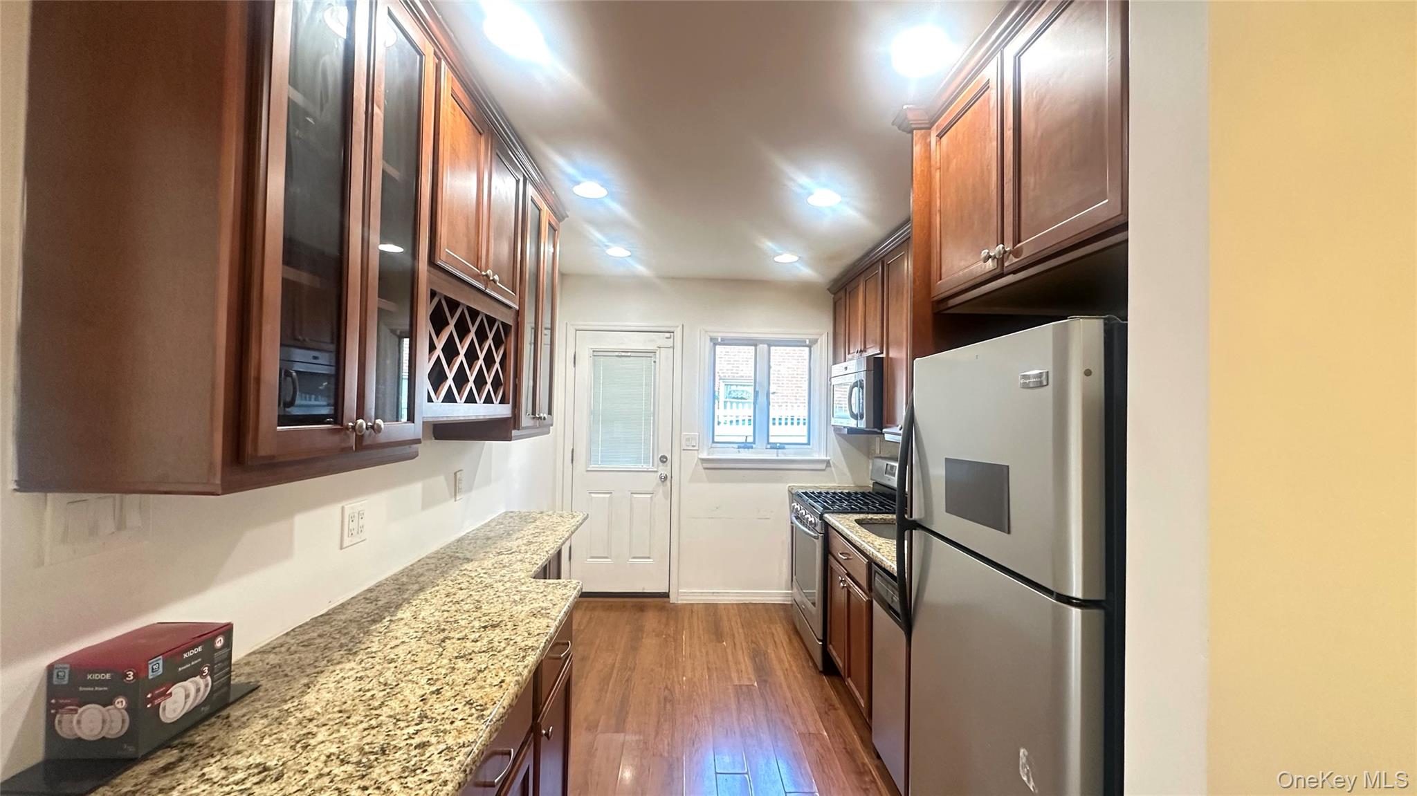 #6 photo, 73-63 198th Street, Fresh Meadows , NY 11366