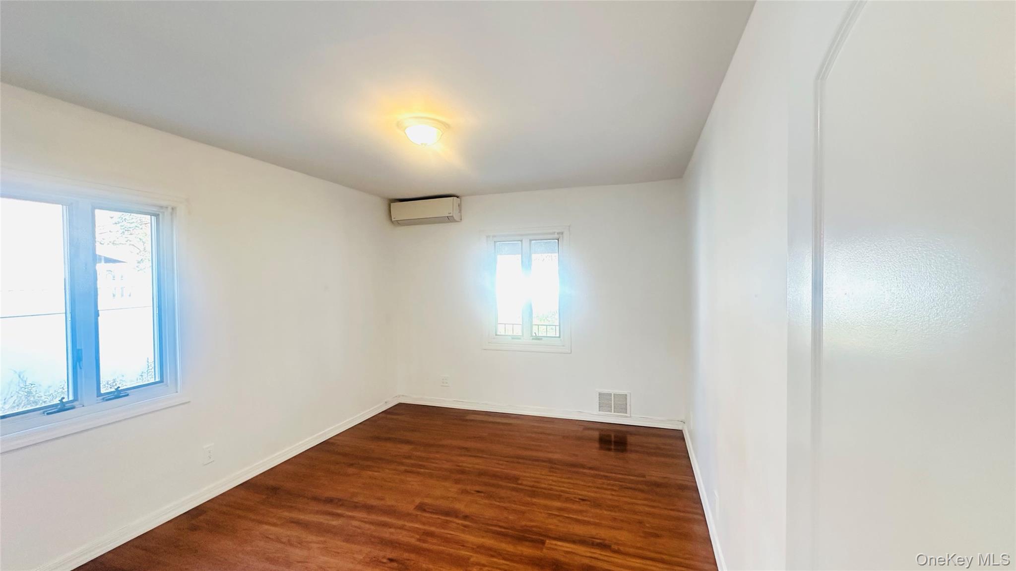 #7 photo, 73-63 198th Street, Fresh Meadows , NY 11366