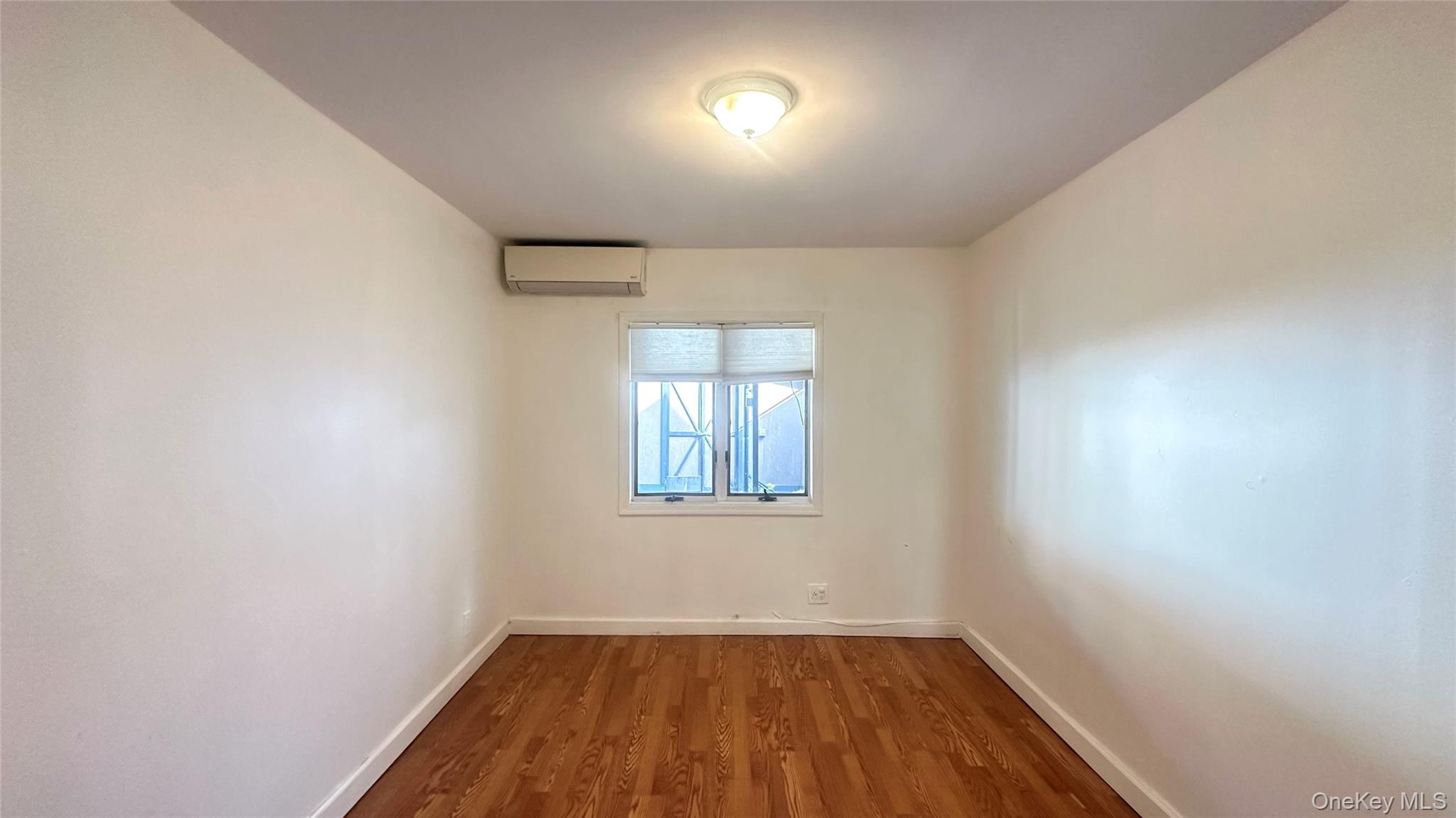 #8 photo, 73-63 198th Street, Fresh Meadows , NY 11366