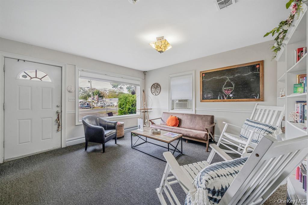 #13 photo, 1405 Montauk Highway, Oakdale , NY 11769