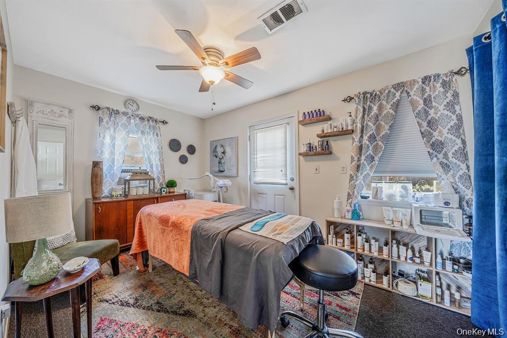 #4 photo, 1405 Montauk Highway, Oakdale , NY 11769