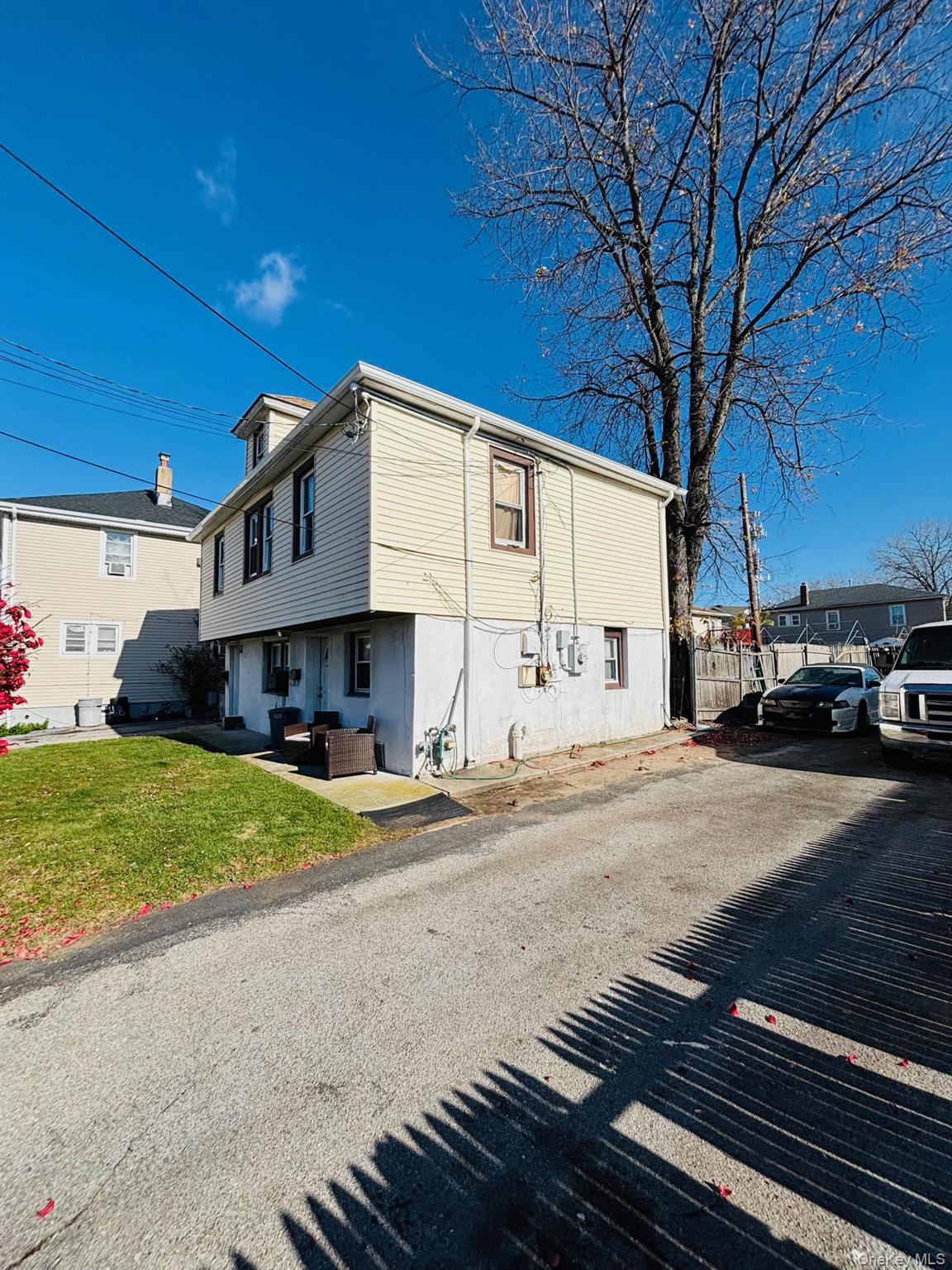 #4 photo, 82 Fern Place, Inwood , NY 11096