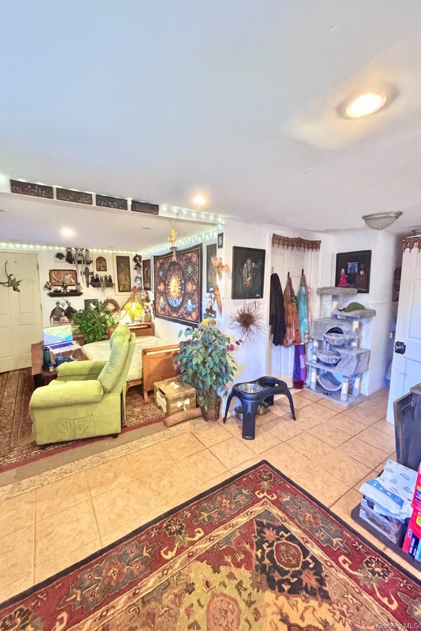 #5 photo, 82 Fern Place, Inwood , NY 11096