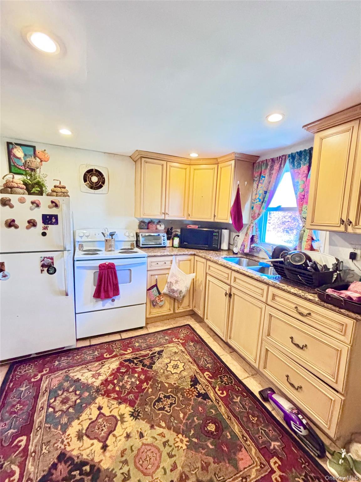 #6 photo, 82 Fern Place, Inwood , NY 11096