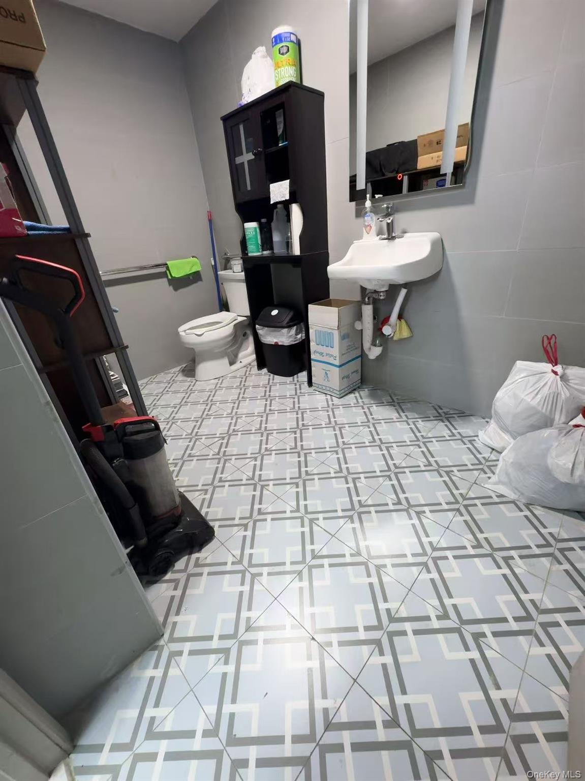 #6 photo, 108-61 Roosevelt Ave, Corona , NY 11368