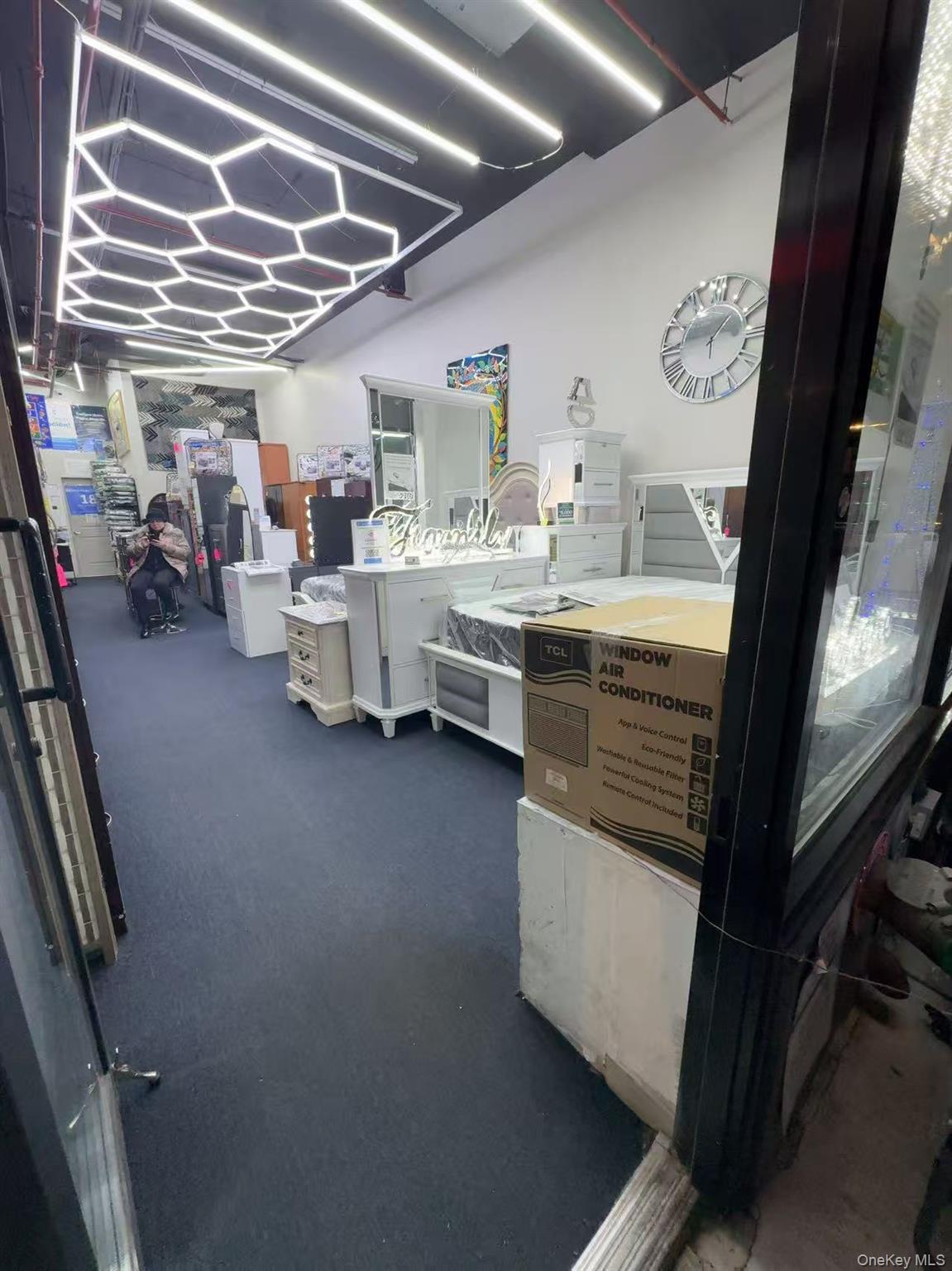 #7 photo, 108-61 Roosevelt Ave, Corona , NY 11368