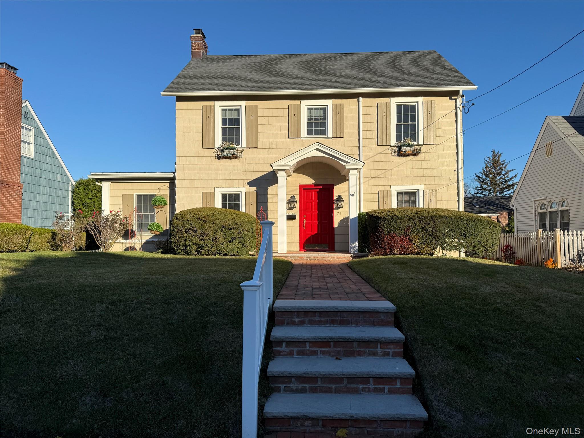 #1 photo, 71 Hillcrest Avenue, Manhasset , NY 11030