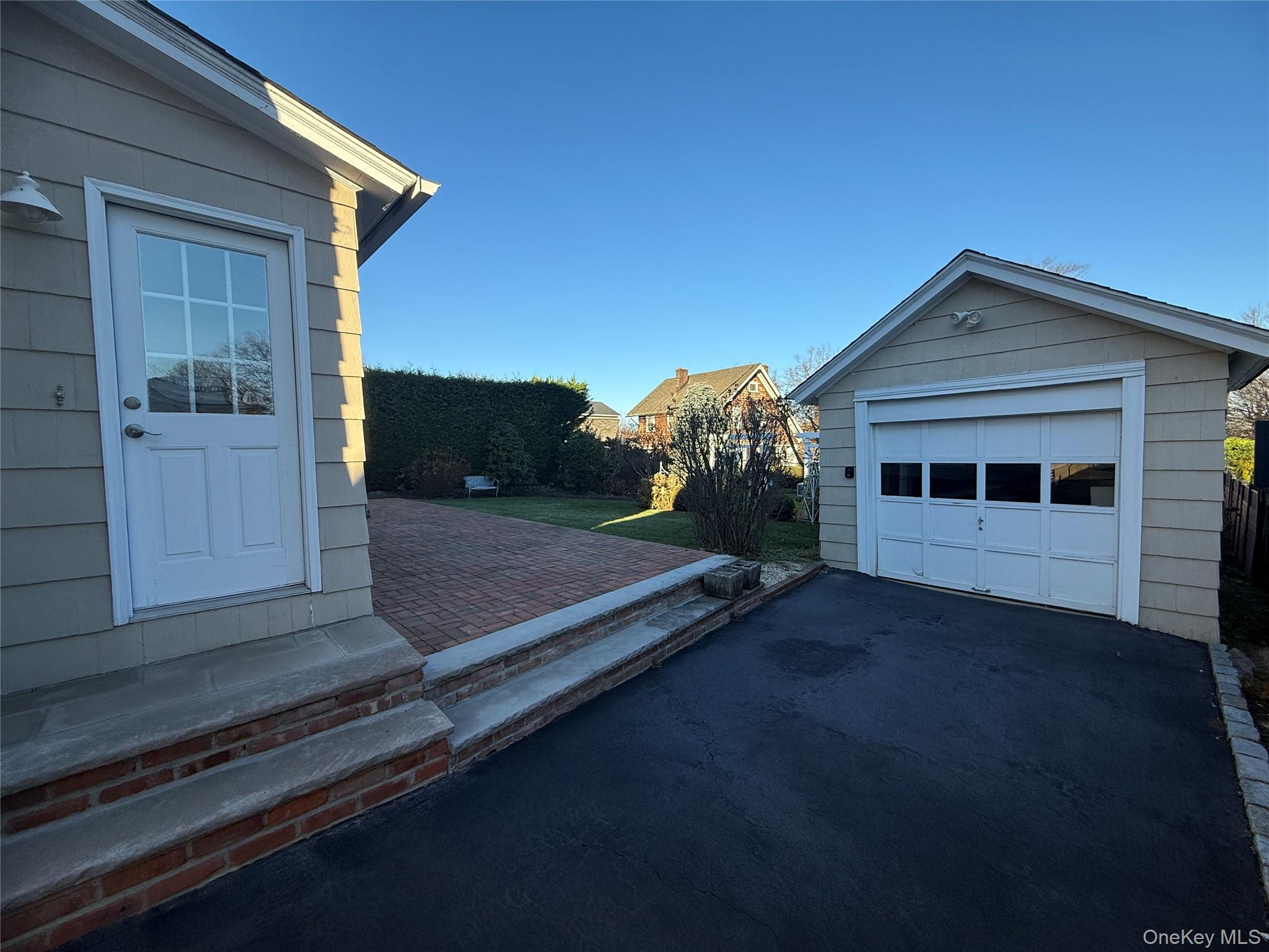 #20 photo, 71 Hillcrest Avenue, Manhasset , NY 11030