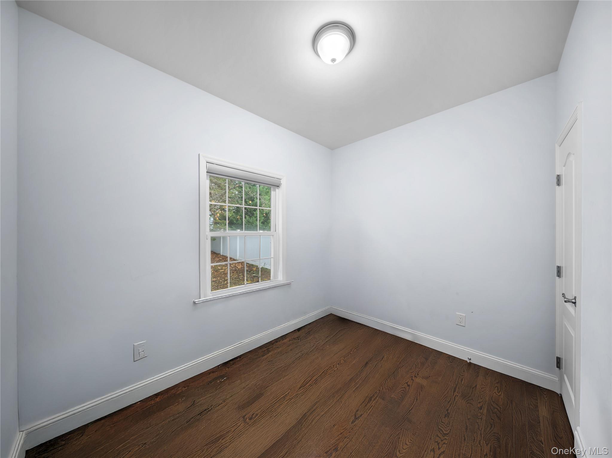 #16 photo, 22 Preston Lane, Syosset , NY 11791