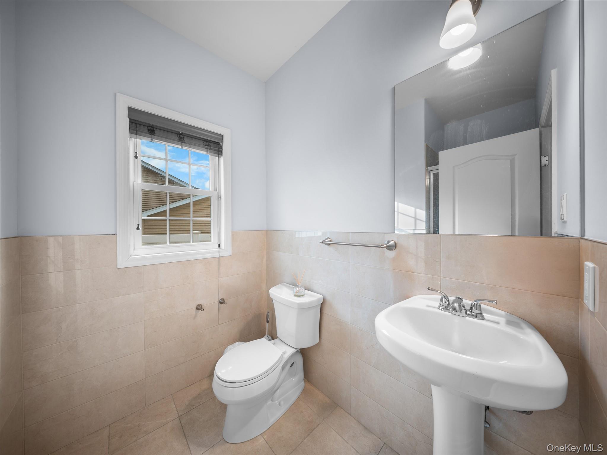 #18 photo, 22 Preston Lane, Syosset , NY 11791