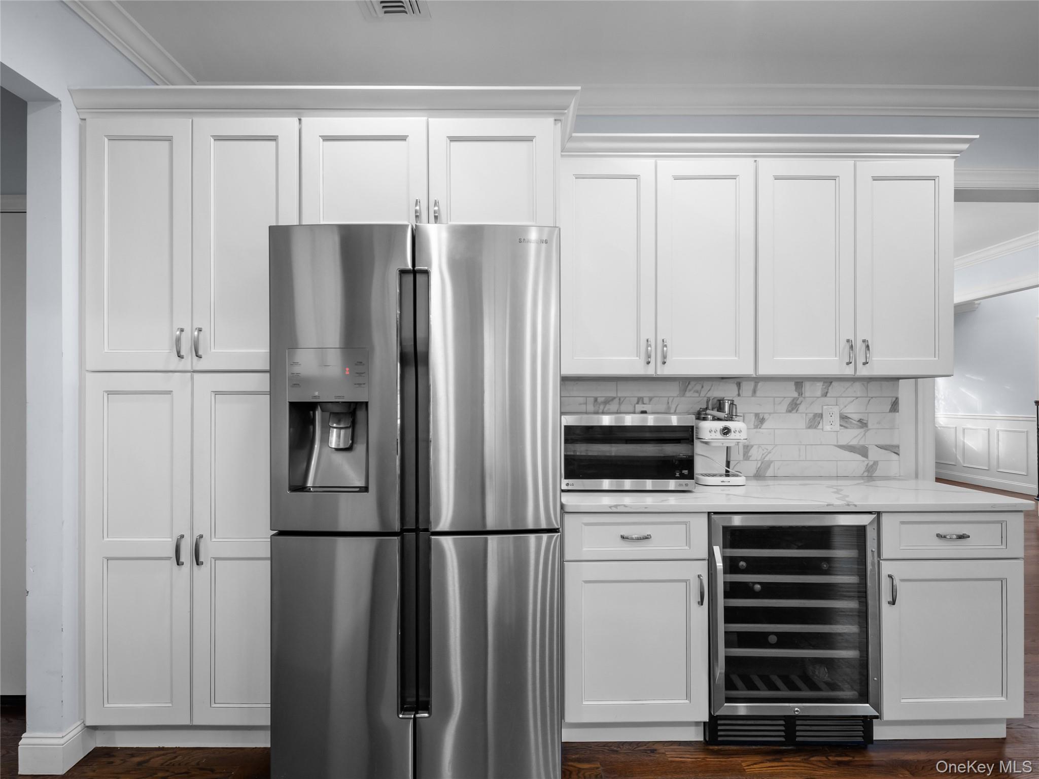 #9 photo, 22 Preston Lane, Syosset , NY 11791