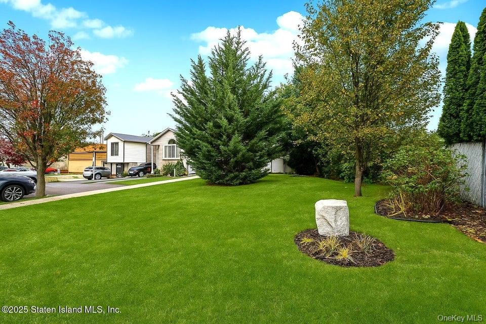 #3 photo, 35 Nutwood Court, Staten Island , NY 10308