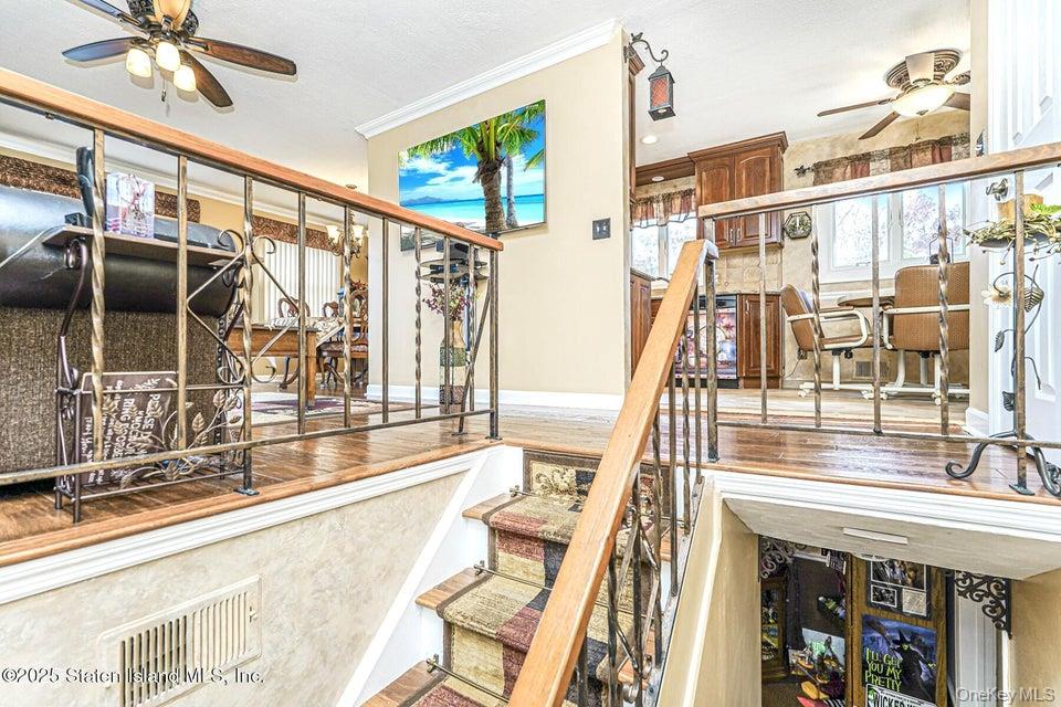 #5 photo, 35 Nutwood Court, Staten Island , NY 10308