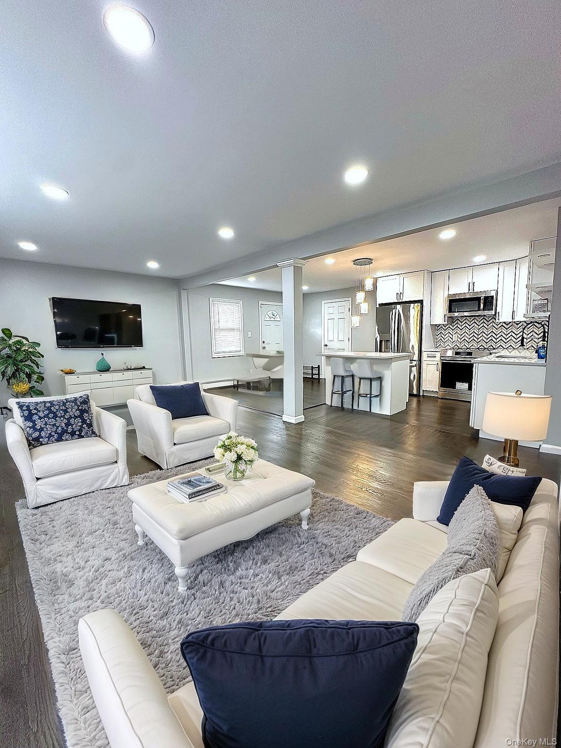 #10 photo, 1093 Ditmas Avenue, Uniondale , NY 11553