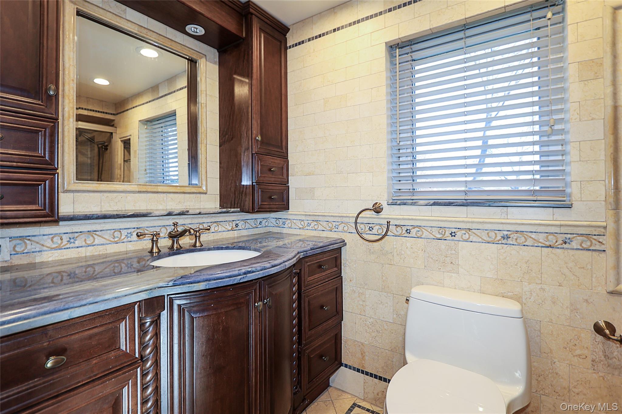 #17 photo, 174 Parkside Drive, Roslyn Heights , NY 11577