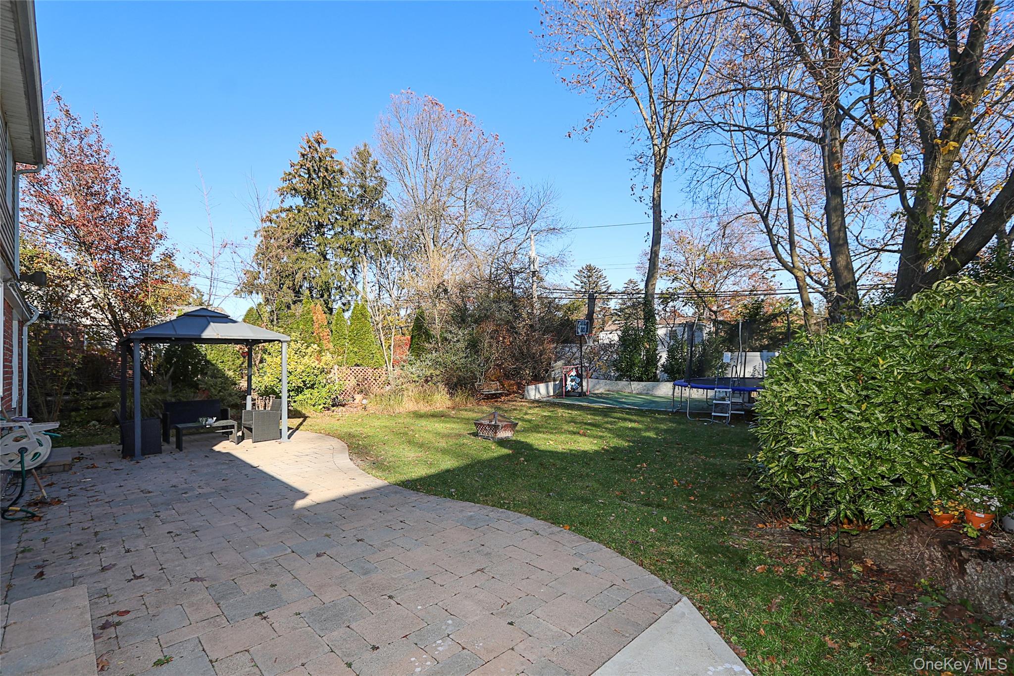 #19 photo, 174 Parkside Drive, Roslyn Heights , NY 11577