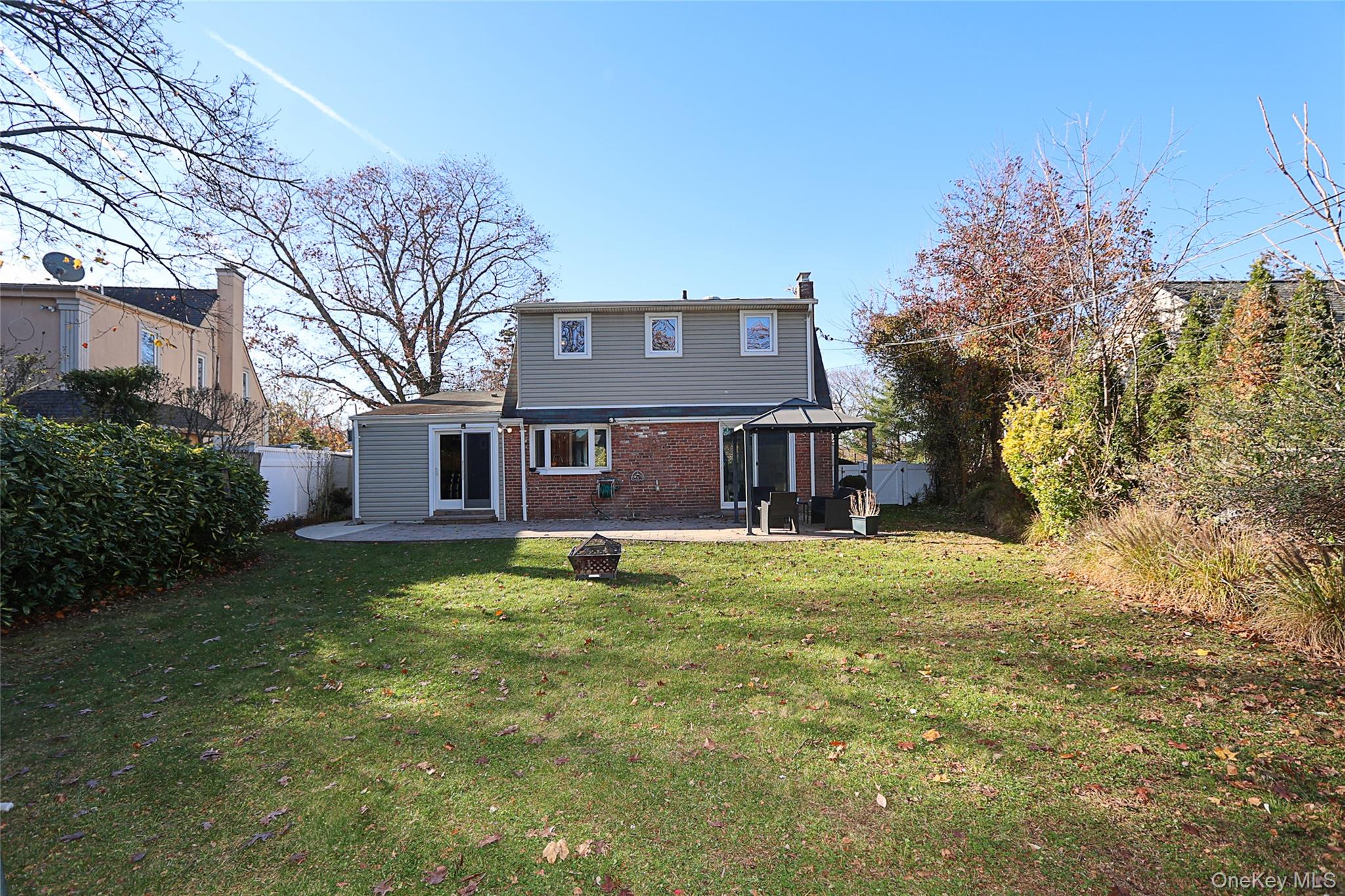 #20 photo, 174 Parkside Drive, Roslyn Heights , NY 11577