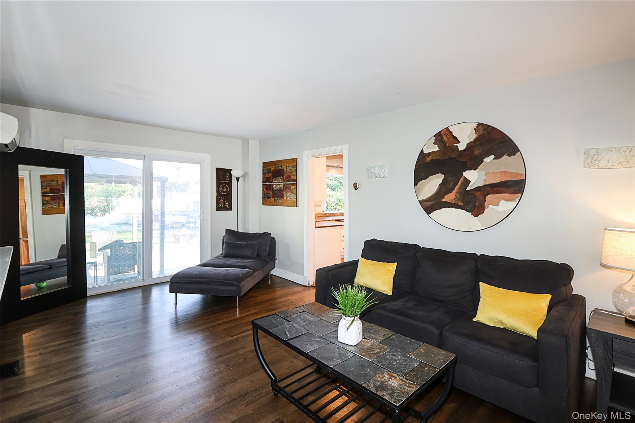 #4 photo, 174 Parkside Drive, Roslyn Heights , NY 11577