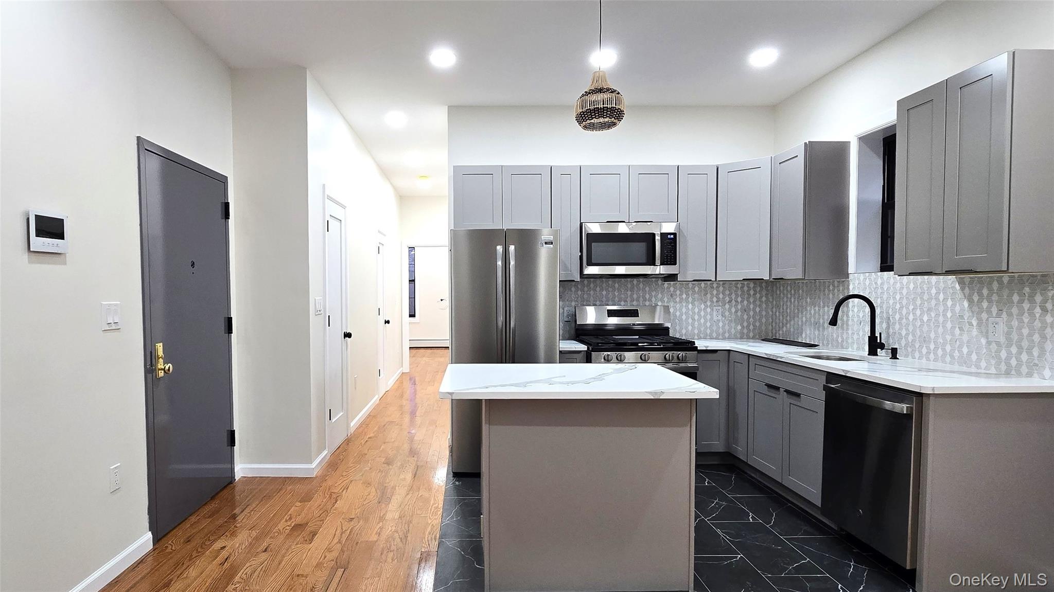 #18 photo, 537 Miller Avenue, Бруклин ‖ Brooklyn , NY 11207