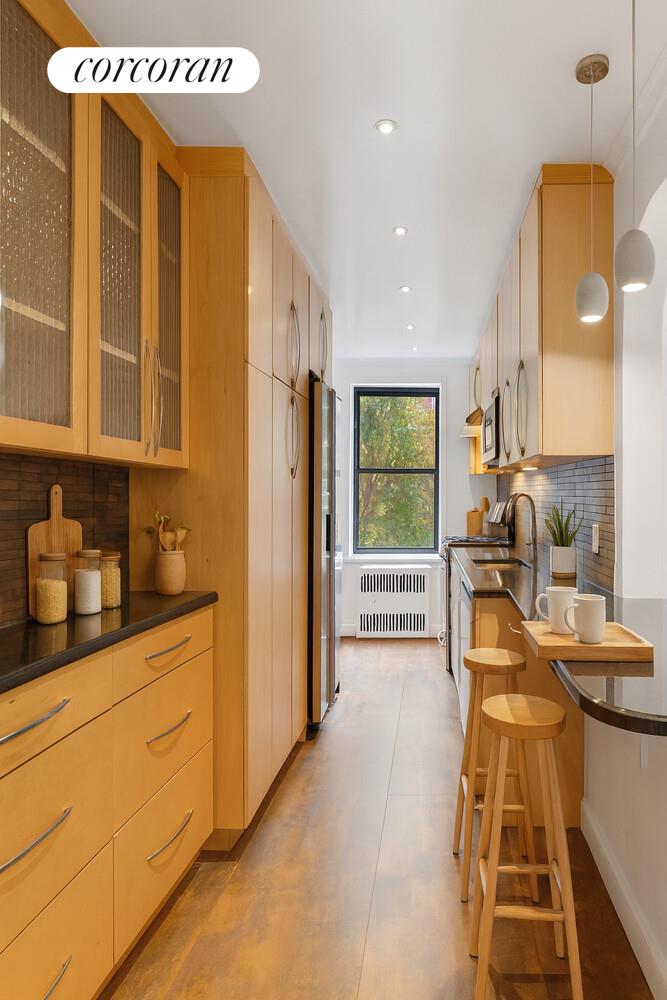 #3 photo, 69-40 YELLOWSTONE Boulevard, Forest Hills , NY 11375