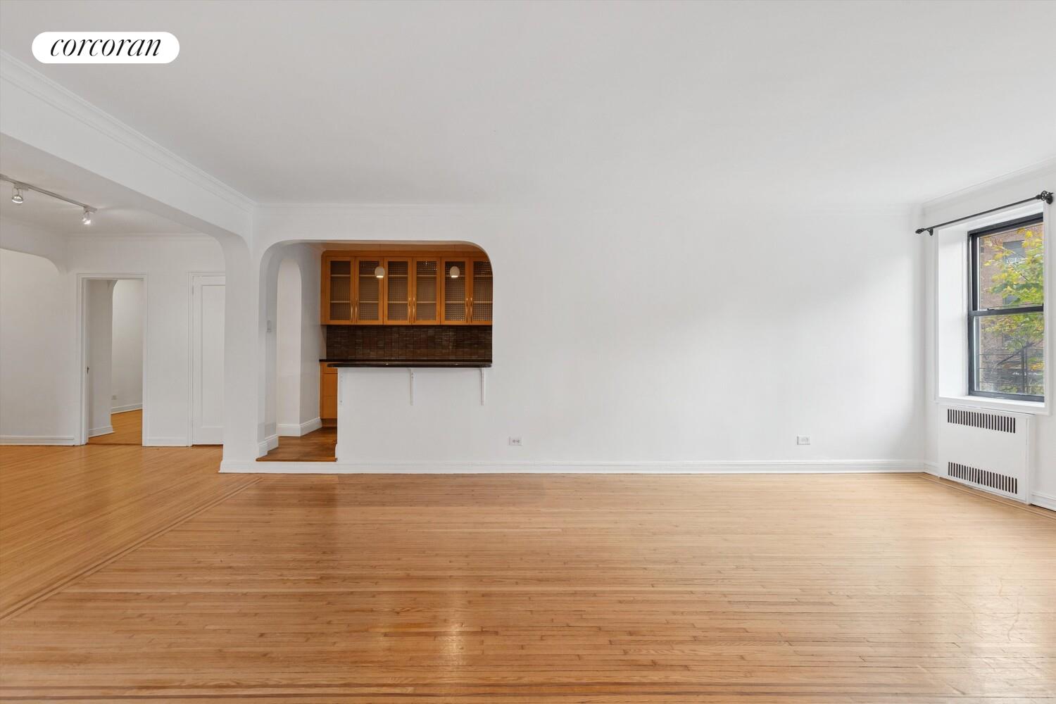 #5 photo, 69-40 YELLOWSTONE Boulevard, Forest Hills , NY 11375