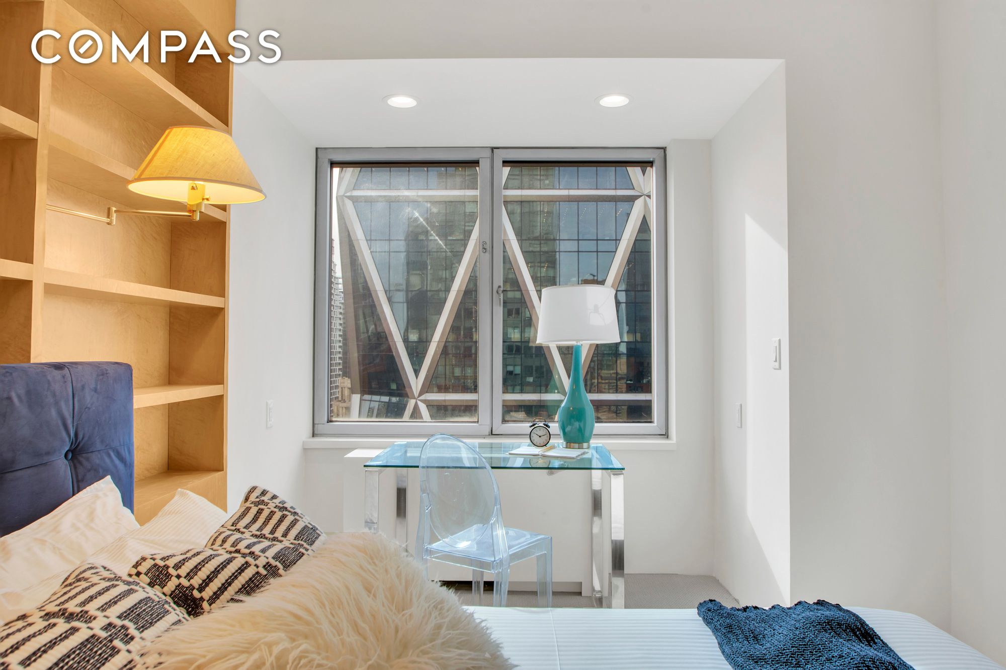 #19 photo, 301 W 57th Street, Hell's Kitchen , NY 10019