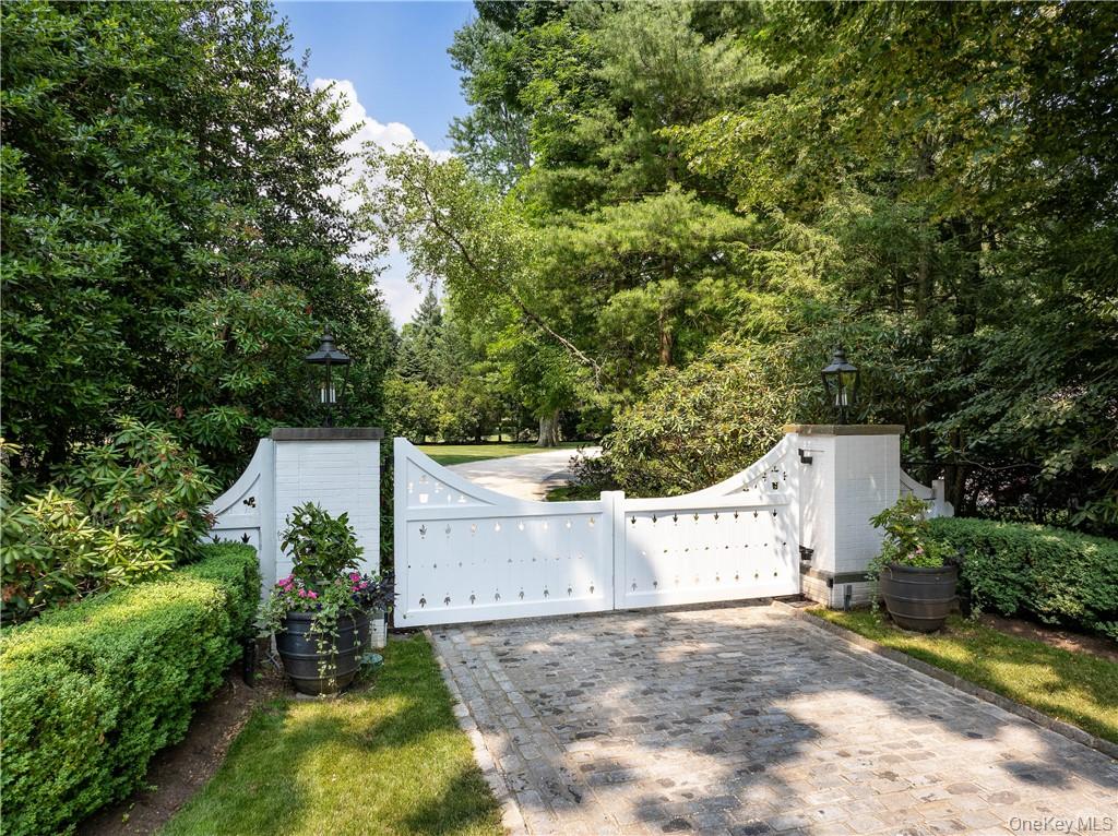 #4 photo, 10 Meadow Lane, Purchase , NY 10577