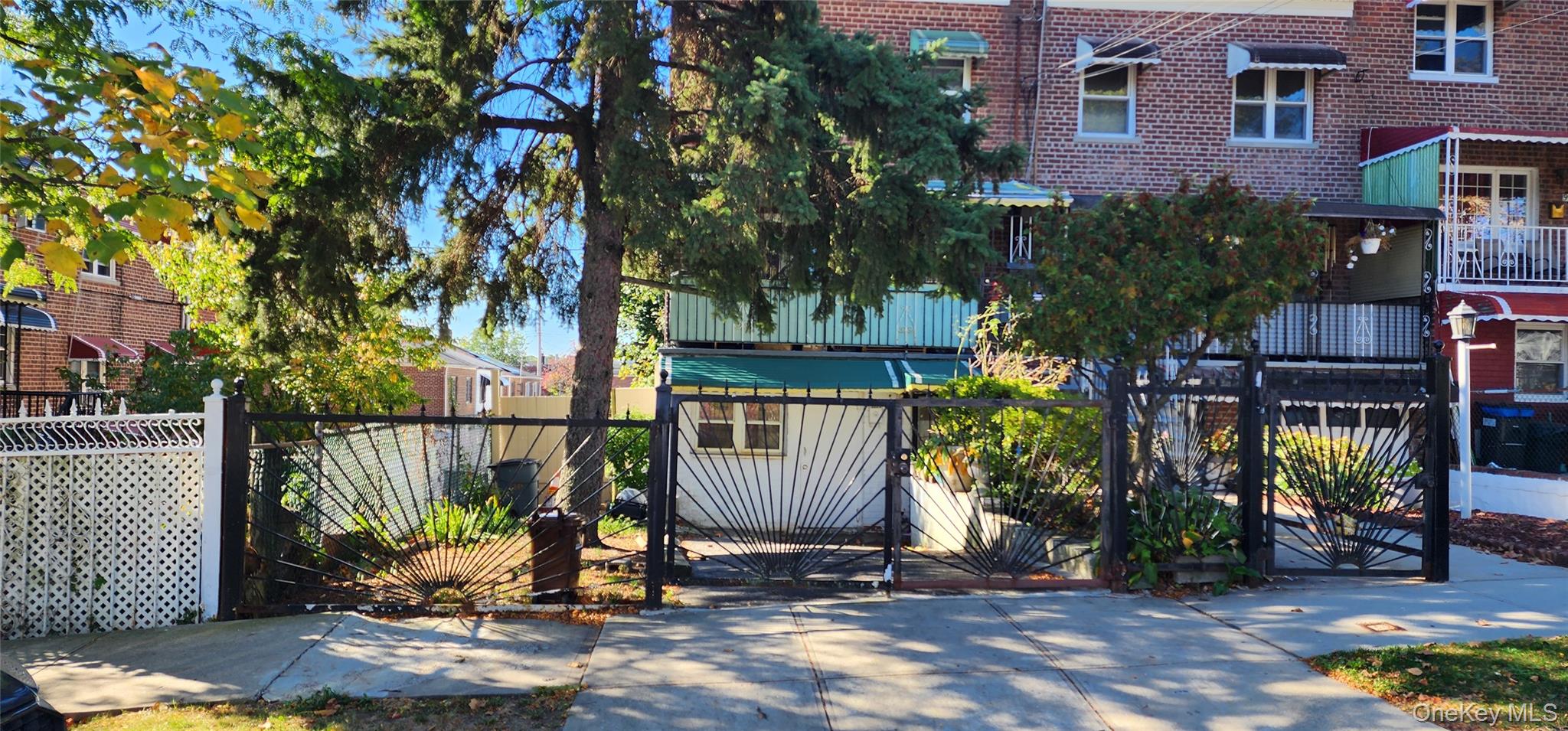 #1 photo, 954 E 212th Street, Bronx , NY 10469