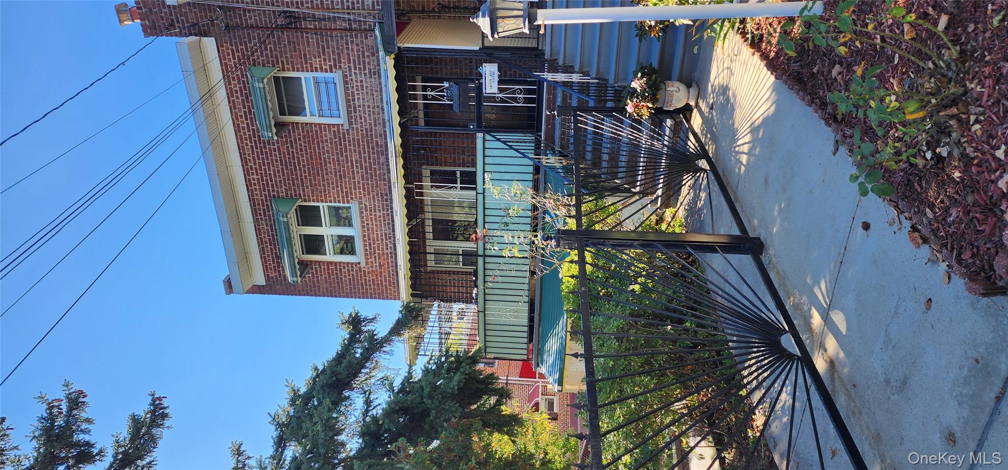 #2 photo, 954 E 212th Street, Bronx , NY 10469