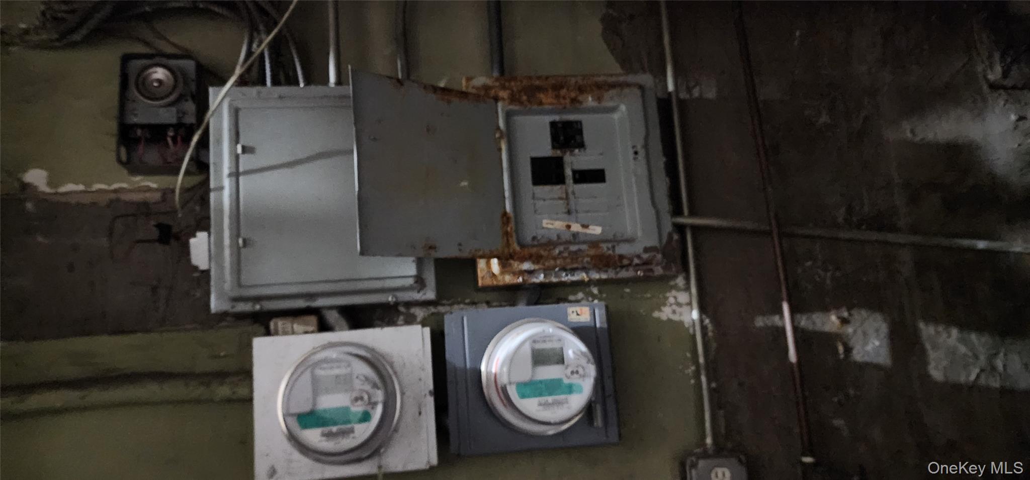 #4 photo, 954 E 212th Street, Bronx , NY 10469