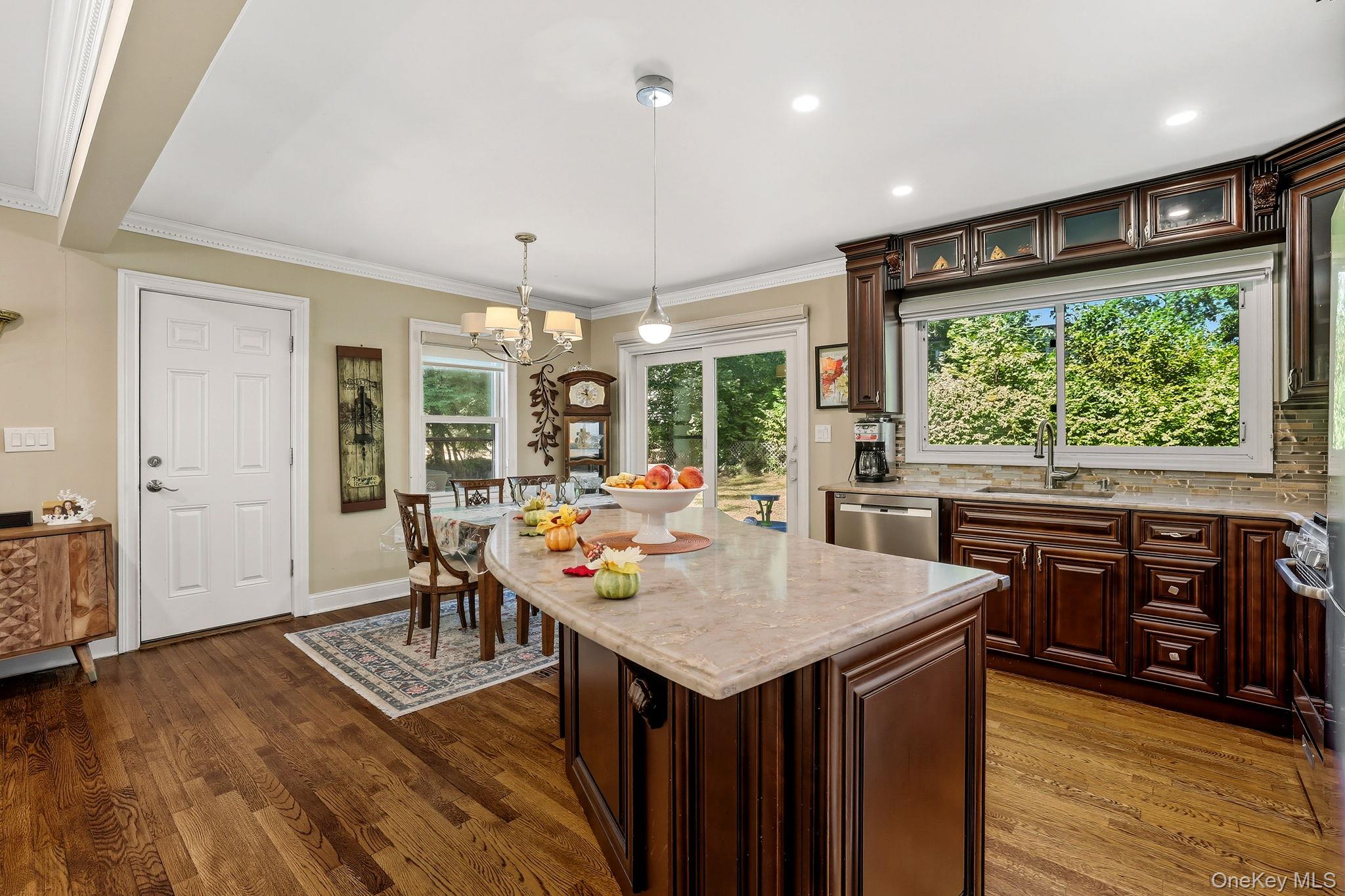 #14 photo, 110 Topland Road, White Plains , NY 10605