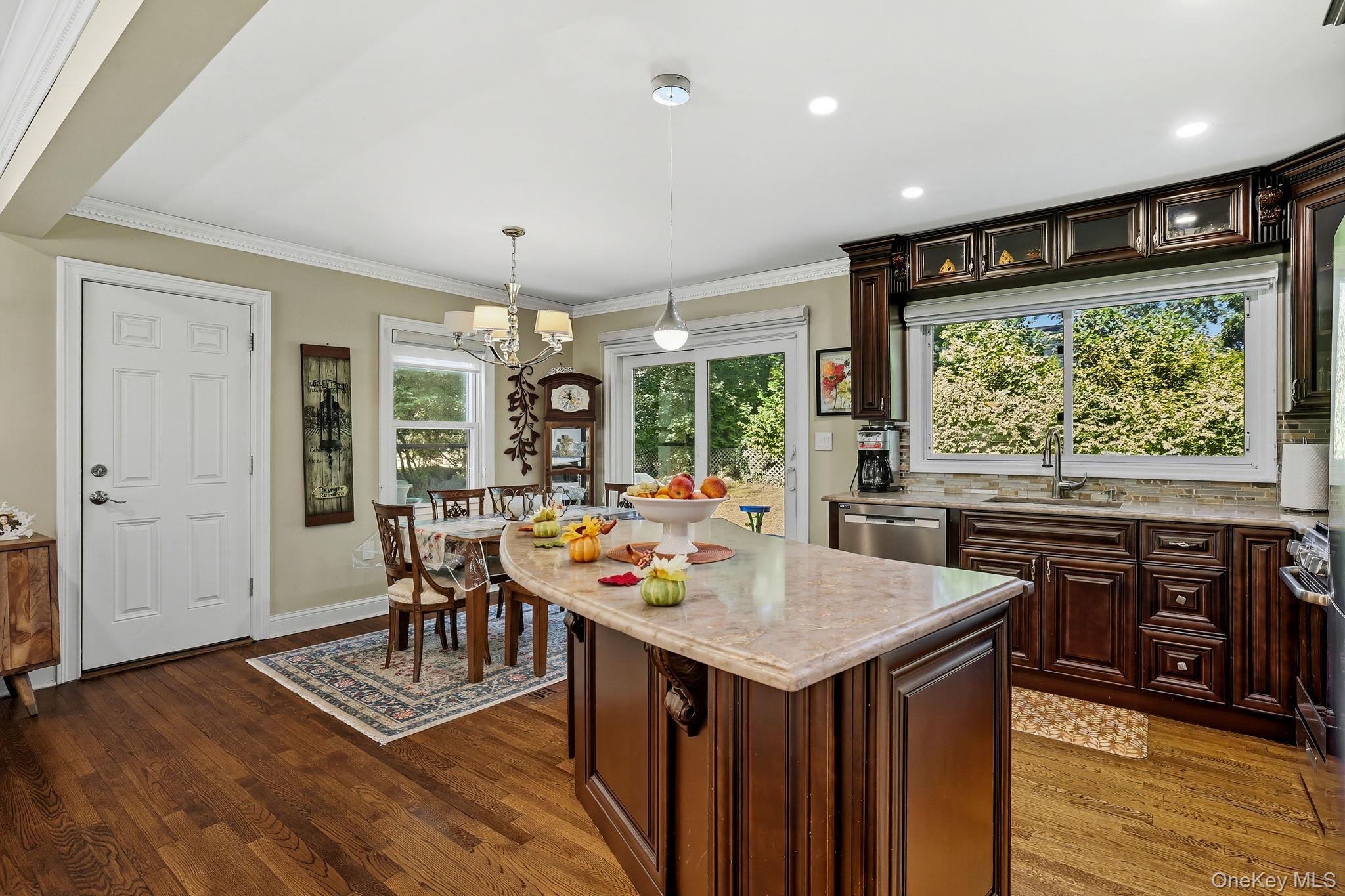 #7 photo, 110 Topland Road, White Plains , NY 10605