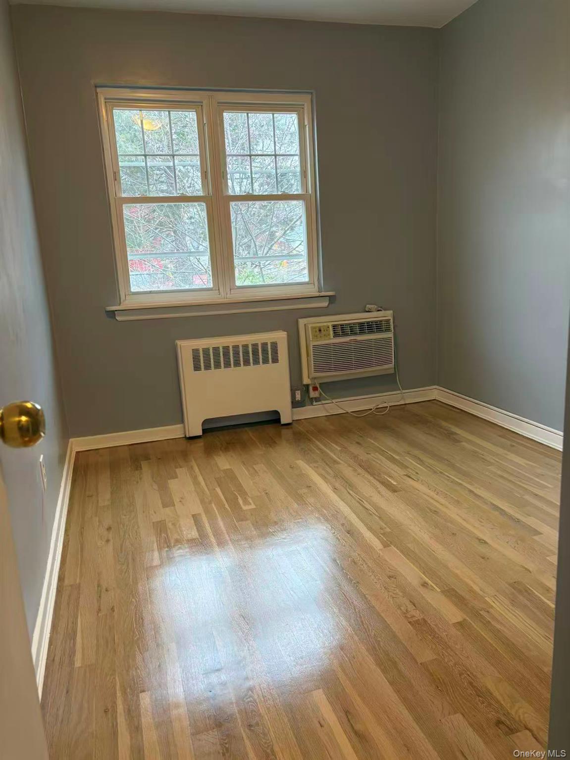 #5 photo, 207-09 35th Avenue, Bayside , NY 11361