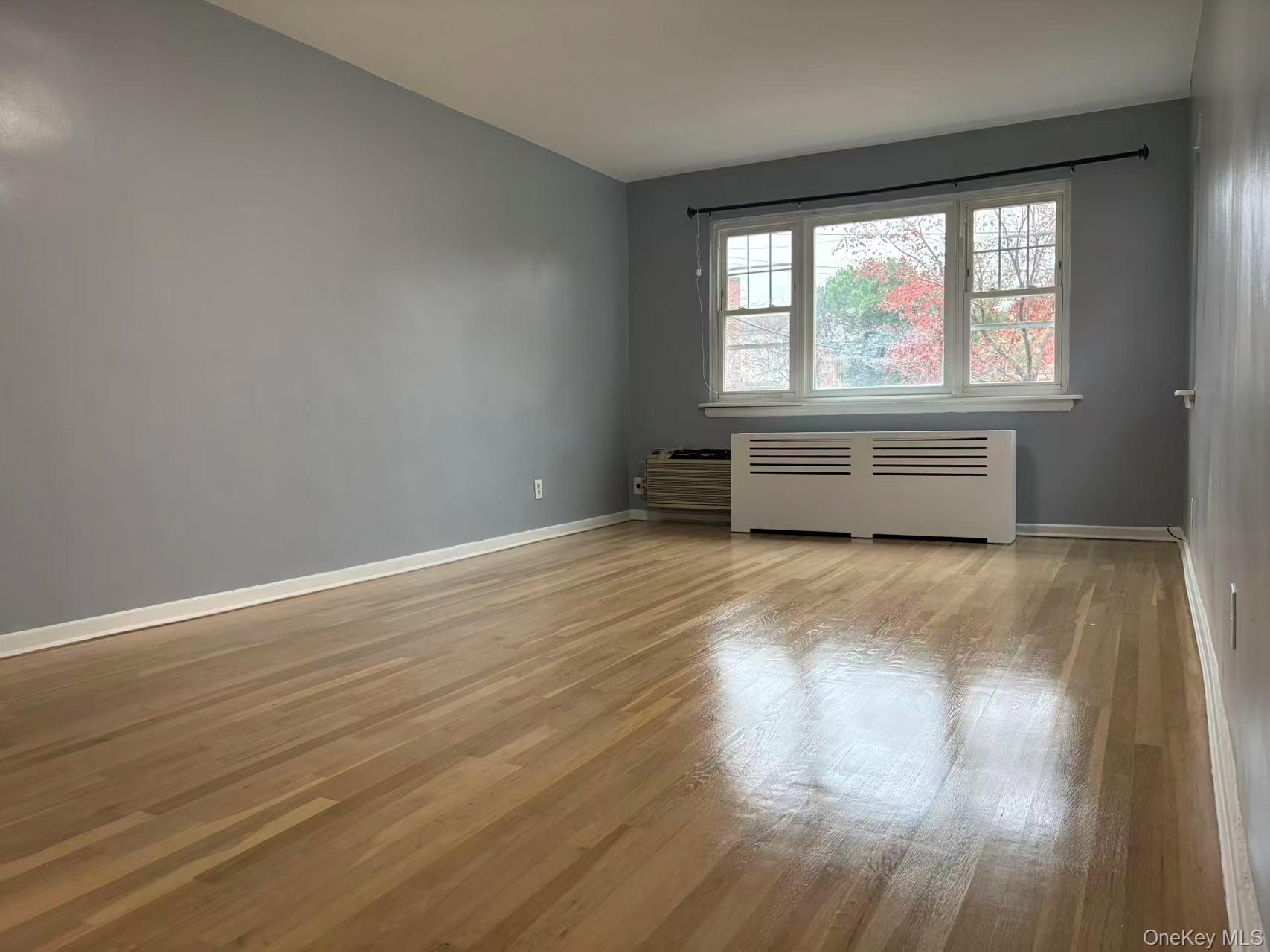 #9 photo, 207-09 35th Avenue, Bayside , NY 11361