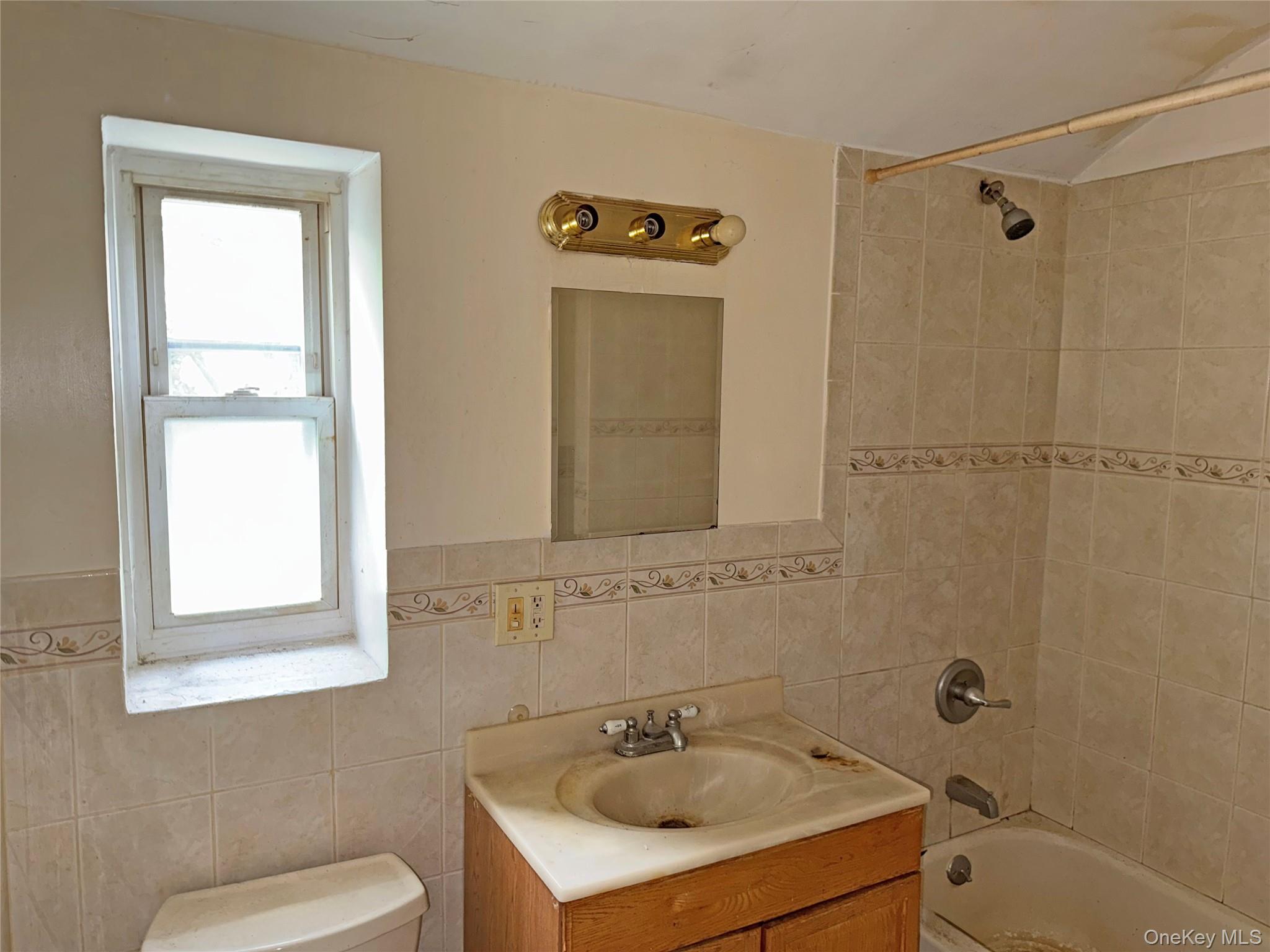 #9 photo, 4077 Seton Avenue, Bronx , NY 10466