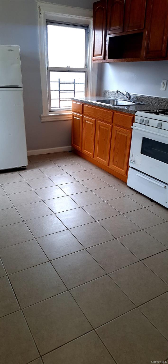 #2 photo, 329 Beach 29th Street, Far Rockaway , NY 11691