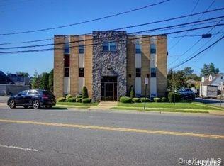 #1 photo, 196 Hamilton Avenue, Massapequa , NY 11758